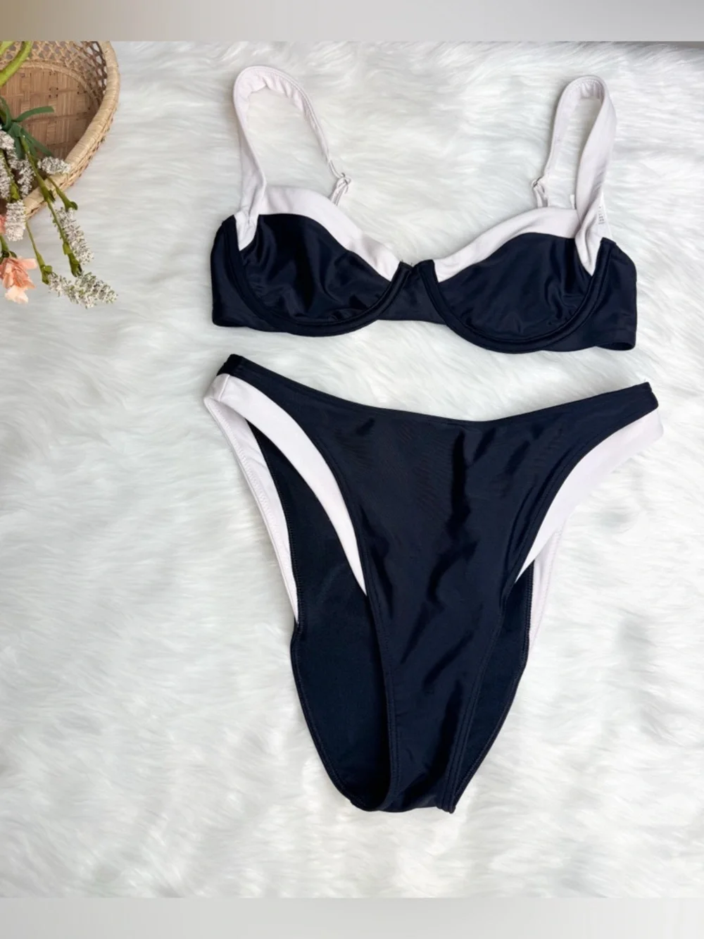 Abercrombie Underwire Bikini Top and bottom  Black and White XS